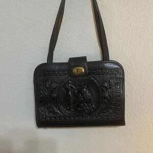 Vintage Mont-Abur leather Classic Black Embossed Shoulder Bag